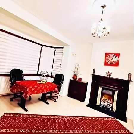 Beautiful Double En-Suite Room, Separate Entrance, Ilford, Central Line Gants Hill, Free Parking Exterior foto
